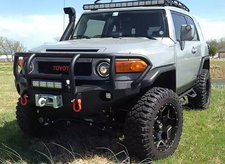 0718 Toyota FJ Cruiser Front Bumper With LoopProducts