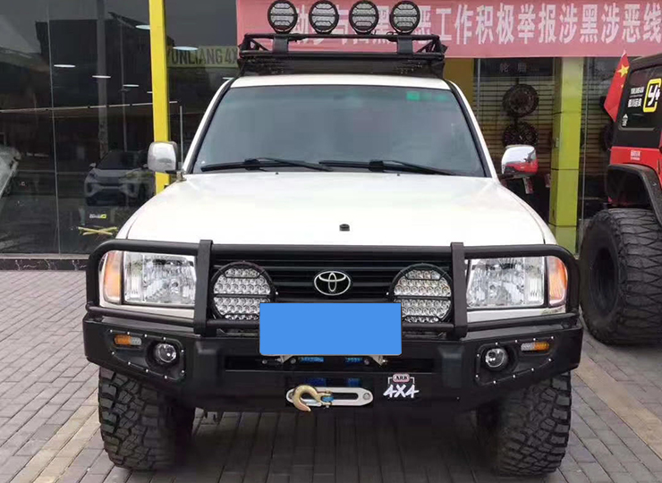 Toyota Landcrusier 100 Triple-loop Bull Bar